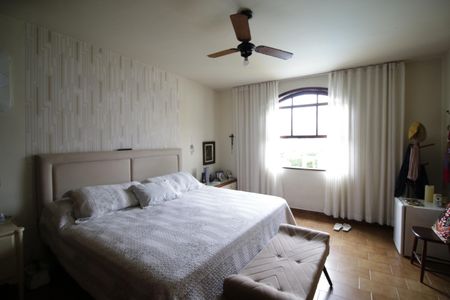 Casa de condomínio à venda com 350m², 5 quartos e 5 vagas Suíte 4