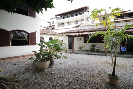 Casa de condomínio à venda com 350m², 5 quartos e 5 vagasQuintal