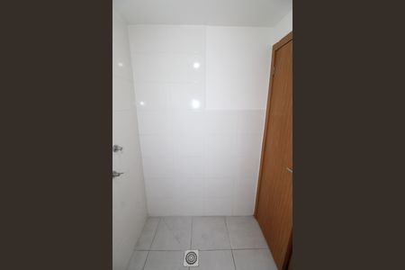 Banheiro de apartamento para alugar com 2 quartos, 43m² em Bom Retiro, São José dos Campos