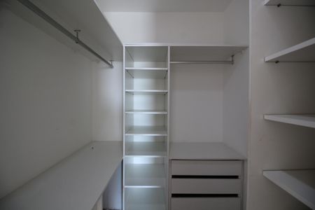 Apartamento à venda com 173m², 3 quartos e 2 vagasQuarto 3 - Closet