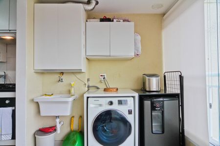 Apartamento para alugar com 57m², 2 quartos e 1 vagaÁrea de Serviço