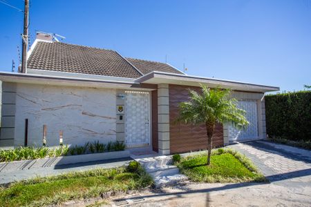 Casa para alugar com 248m², 3 quartos e 2 vagasFachada