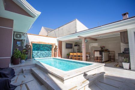 Casa para alugar com 248m², 3 quartos e 2 vagasPiscina