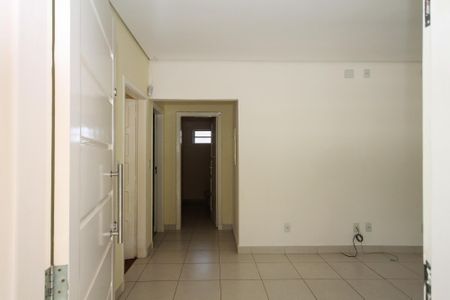 Entrada de casa para alugar com 5 quartos, 202m² em Vila Santo Antonio de Carapicuiba, Cotia