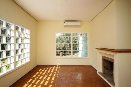 Casa para alugar com 202m², 5 quartos e 5 vagasSala Lareira