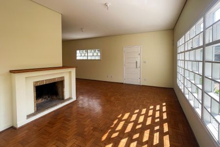 Casa para alugar com 202m², 5 quartos e 5 vagasSala Lareira