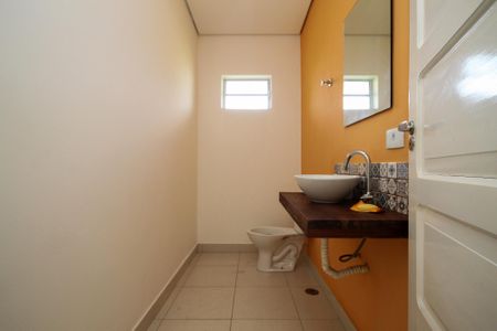 Casa para alugar com 202m², 5 quartos e 5 vagasLavabo