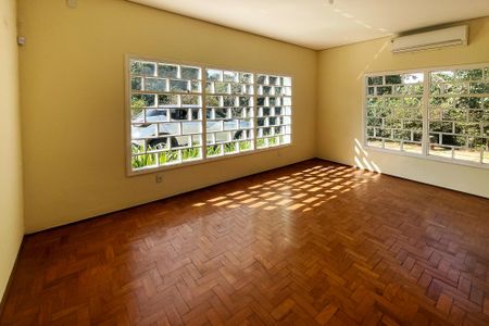 Casa para alugar com 202m², 5 quartos e 5 vagasSala Lareira