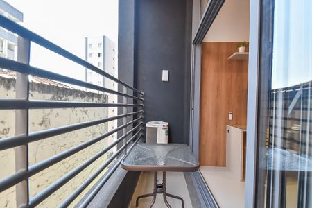 Studio à venda com 25m², 1 quarto e sem vaga Studio à venda com 25m², 1 quarto e sem vagaVaranda