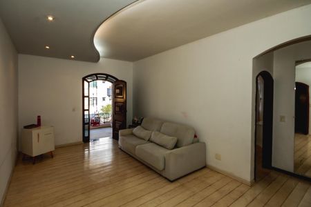 Casa para alugar com 4 quartos, 280m² em Dona Clara, Belo Horizonte