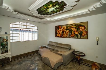 Casa para alugar com 4 quartos, 280m² em Dona Clara, Belo Horizonte