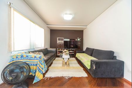 Casa para alugar com 450m², 4 quartos e 4 vagasSala