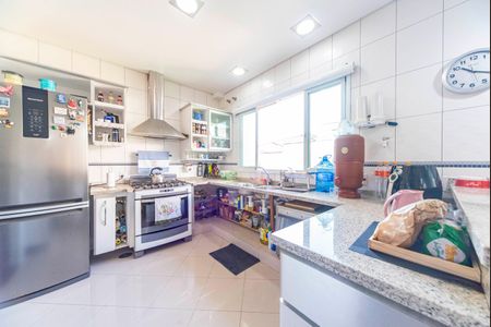 Casa para alugar com 450m², 4 quartos e 4 vagasCozinha 