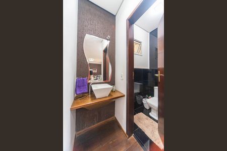 Casa para alugar com 450m², 4 quartos e 4 vagasLavabo