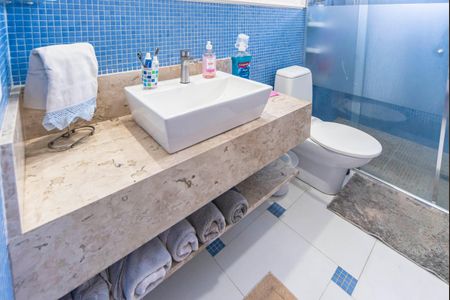 Casa para alugar com 450m², 4 quartos e 4 vagasBanheiro Social