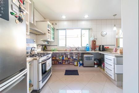 Casa para alugar com 450m², 4 quartos e 4 vagasCozinha 