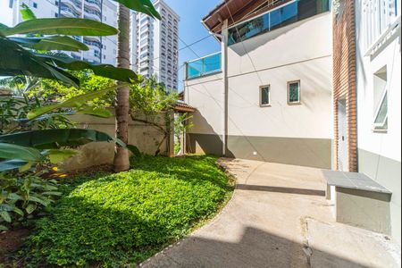 Casa para alugar com 450m², 4 quartos e 4 vagasJardim Fundos