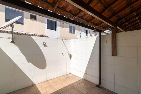 Casa de condomínio para alugar com 63m², 2 quartos e 1 vagaÁrea de Serviço