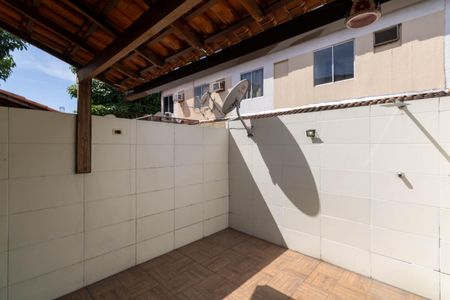 Casa de condomínio para alugar com 63m², 2 quartos e 1 vagaÁrea de Serviço