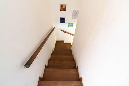 Casa de condomínio para alugar com 63m², 2 quartos e 1 vagaEscada