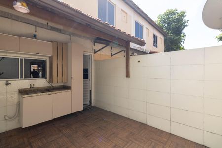 Casa de condomínio para alugar com 63m², 2 quartos e 1 vagaÁrea de Serviço