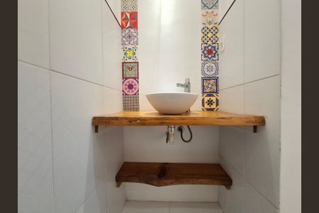 Apartamento para alugar com 71m², 2 quartos e sem vagaBanheiro da suíte 