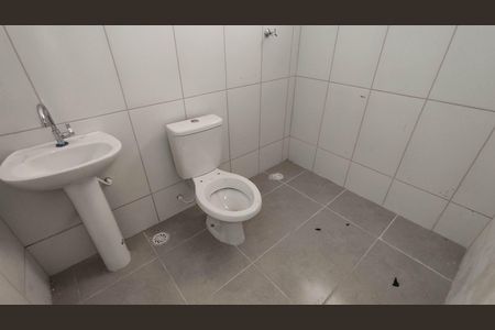 Banheiro de casa para alugar com 1 quarto, 34m² em Jardim Dayse, Ferraz de Vasconcelos