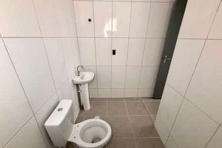 Casa para alugar com 34m², 1 quarto e sem vaga Casa para alugar com 34m², 1 quarto e sem vagaBanheiro