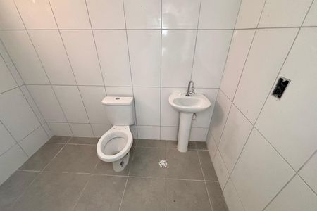 Casa para alugar com 34m², 1 quarto e sem vaga Casa para alugar com 34m², 1 quarto e sem vagaBanheiro