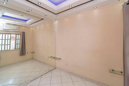 Casa à venda com 166m², 1 quarto e 1 vagaQuarto