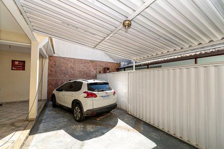 Casa à venda com 166m², 1 quarto e 1 vagaVaranda e garagem