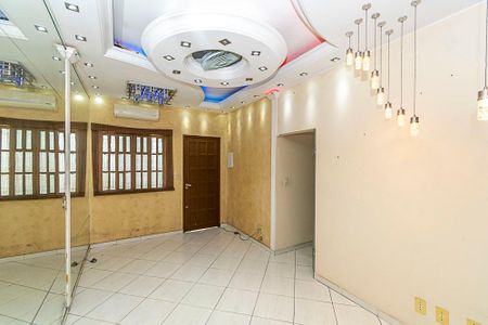 Casa à venda com 166m², 1 quarto e 1 vagaSala