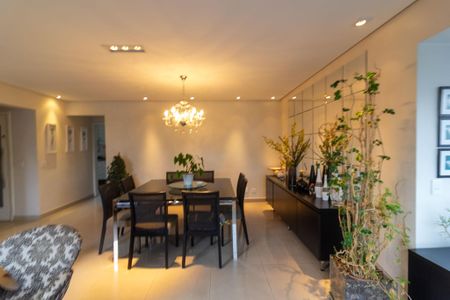 Apartamento à venda com 150m², 3 quartos e 2 vagas Apartamento à venda com 150m², 3 quartos e 2 vagasSala de estar