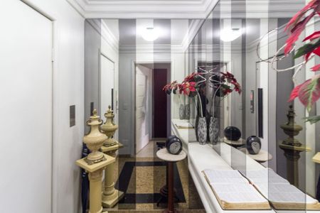 Apartamento à venda com 150m², 3 quartos e 2 vagas Apartamento à venda com 150m², 3 quartos e 2 vagasHall social