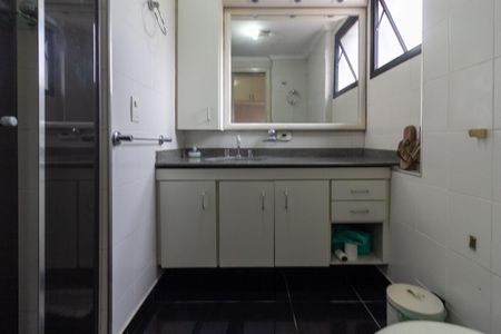 Apartamento à venda com 150m², 3 quartos e 2 vagas Apartamento à venda com 150m², 3 quartos e 2 vagasBanheiro Suíte 1