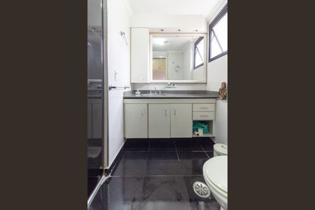 Apartamento à venda com 150m², 3 quartos e 2 vagas Apartamento à venda com 150m², 3 quartos e 2 vagasBanheiro Suíte 1