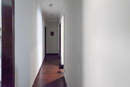 Casa à venda com 400m², 4 quartos e 3 vagasCasa 2 - Corredor