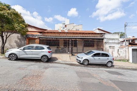 Casa à venda com 400m², 4 quartos e 3 vagasFachada