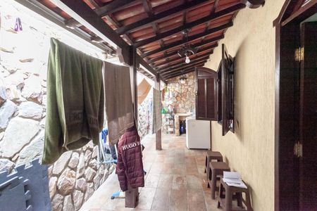 Casa à venda com 400m², 4 quartos e 3 vagasCasa 2 - Área de serviço