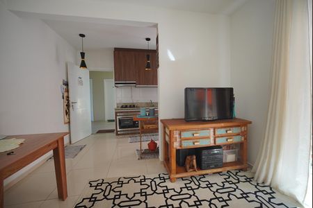 Sala de apartamento para alugar com 2 quartos, 66m² em Santinho, Florianópolis