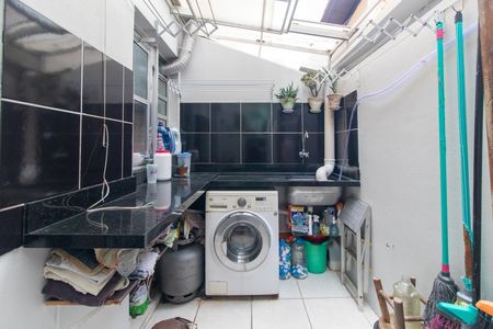 Apartamento à venda com 68m², 2 quartos e 2 vagasÁrea de Serviço