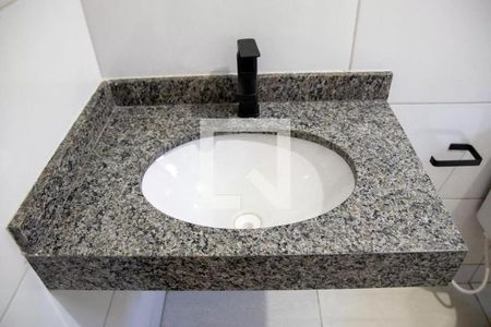 Banheiro de kitnet/studio para alugar com 1 quarto, 50m² em Setor Vila João Vaz, Goiânia