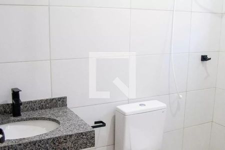Banheiro de kitnet/studio para alugar com 1 quarto, 50m² em Setor Vila João Vaz, Goiânia