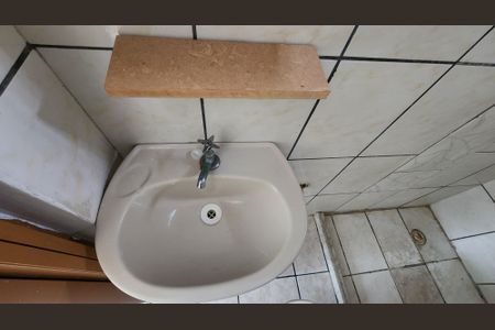 Casa para alugar com 30m², 1 quarto e sem vagaBanheiro 