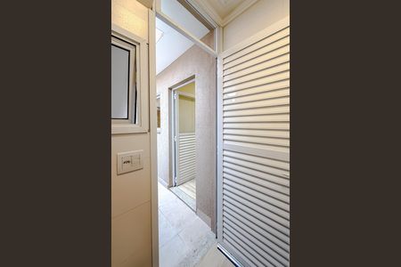 Casa de condomínio à venda com 110m², 2 quartos e sem vaga Casa de condomínio à venda com 110m², 2 quartos e sem vagaBanheiro de serviço