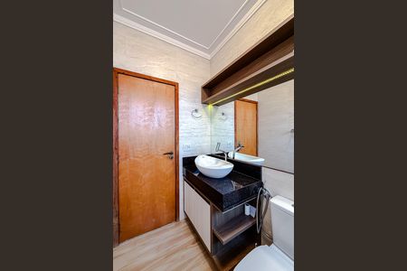 Casa de condomínio à venda com 110m², 2 quartos e sem vaga Casa de condomínio à venda com 110m², 2 quartos e sem vagaBanheiro social
