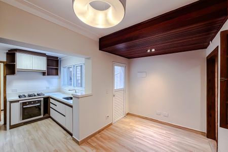 Casa de condomínio à venda com 110m², 2 quartos e sem vaga Casa de condomínio à venda com 110m², 2 quartos e sem vagaCopa