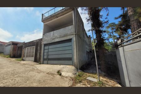 Casa de condomínio para alugar com 250m², 3 quartos e 2 vagas Casa de condomínio para alugar com 250m², 3 quartos e 2 vagasFachada