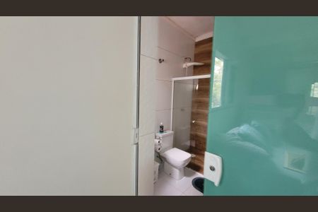 Casa de condomínio para alugar com 250m², 3 quartos e 2 vagas Casa de condomínio para alugar com 250m², 3 quartos e 2 vagasBanheiro Suite