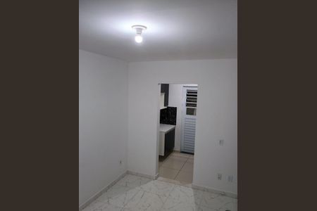 Sala de casa de condomínio para alugar com 2 quartos, 49m² em Aguassai, Cotia